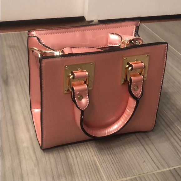 Baby Pink Crossbody Adjustable Handbag - Picture 2 of 8